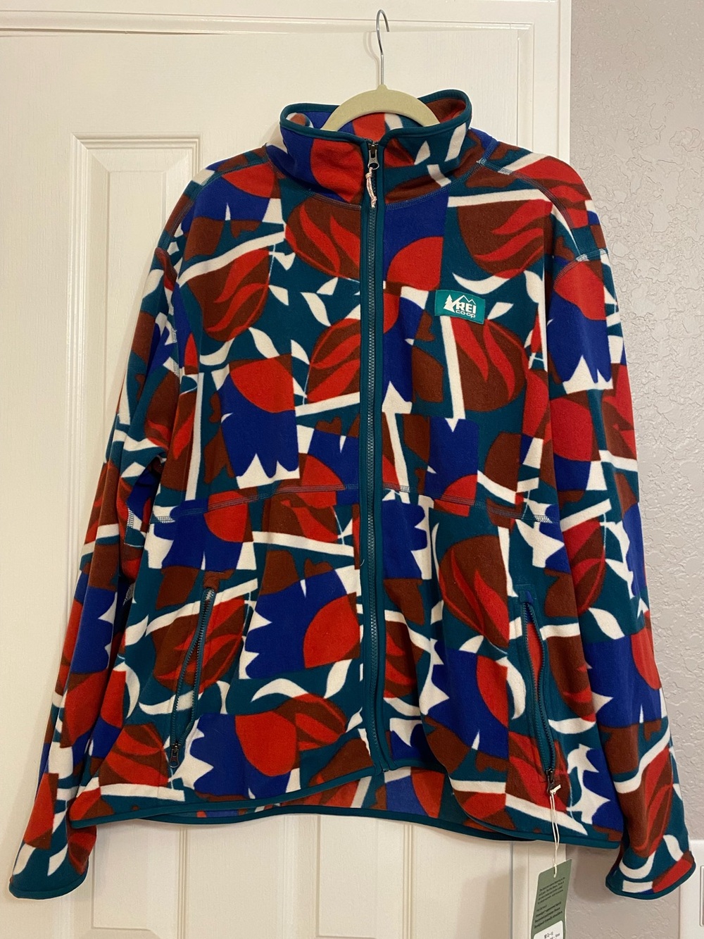 REI Multicolor Abstract Fleece Jacket in Blue and Red